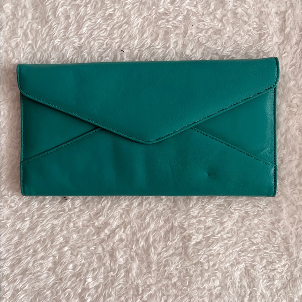 Elegant Green Leather Clutch
